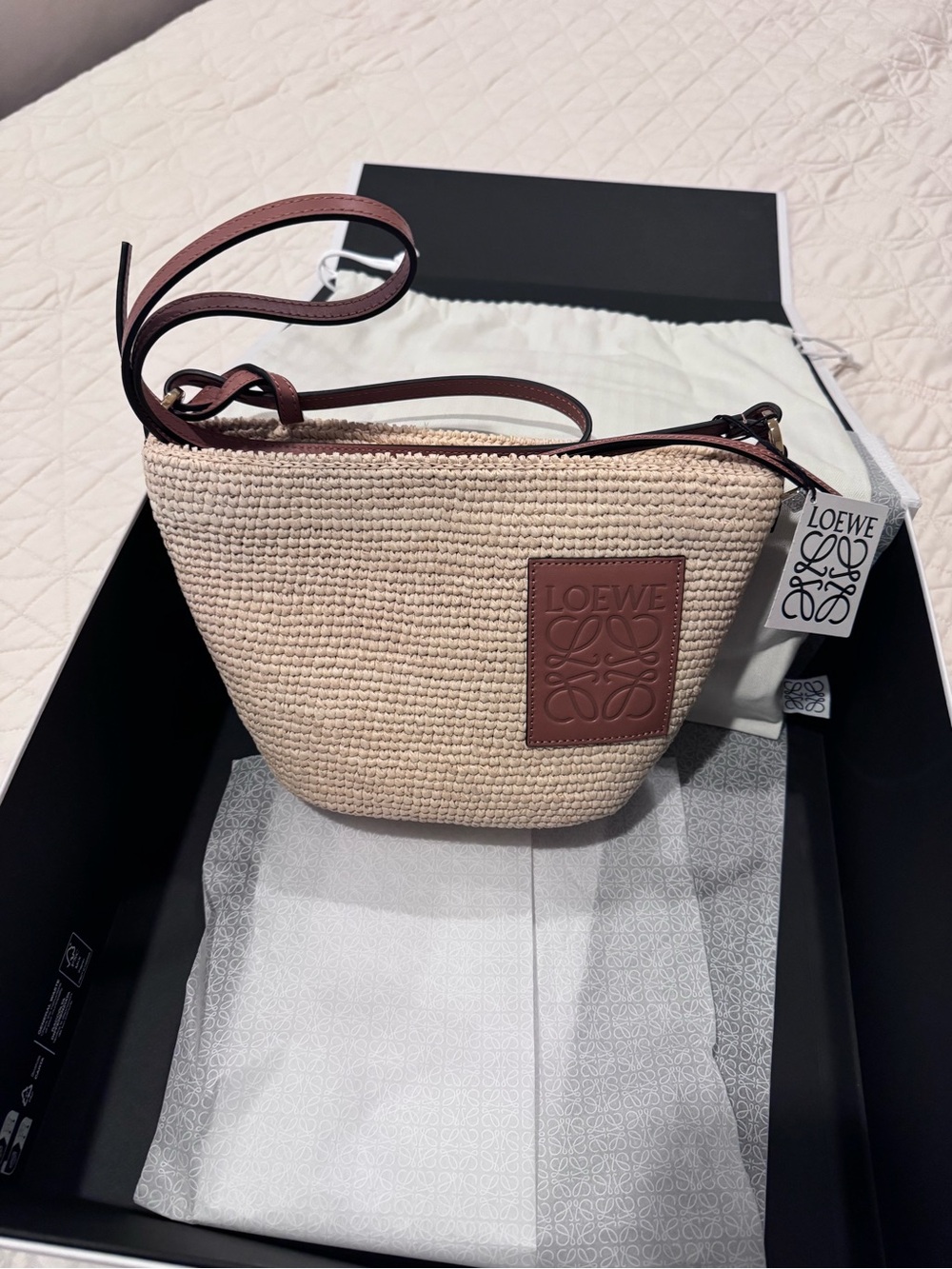 Loewe Slit pochette bag in raffia and calfskin- NEW with tags and box - Picture 1 of 10